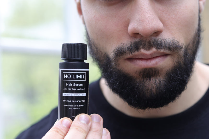 Verdeel het serum over alle plekken waar je verbeterde haargroei wil bereiken. Gebruik maximaal 1 ml per behandeling.